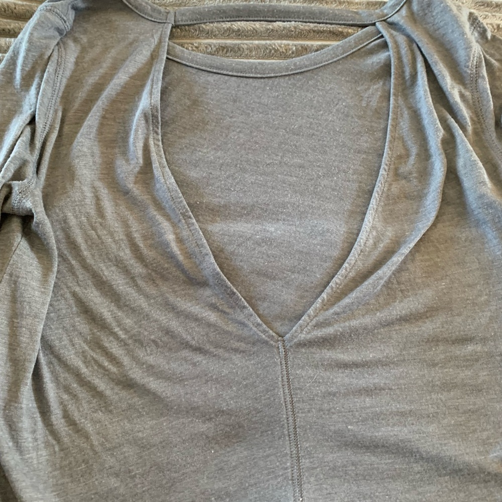 Athleta Open Back Yoga Top. NWOT!! - Picture 3 of 5